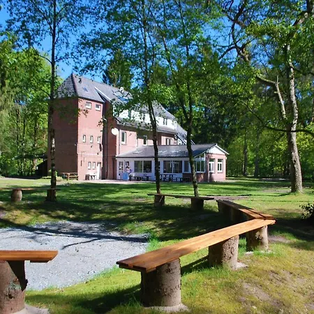 Schullandheim Waldhaus *